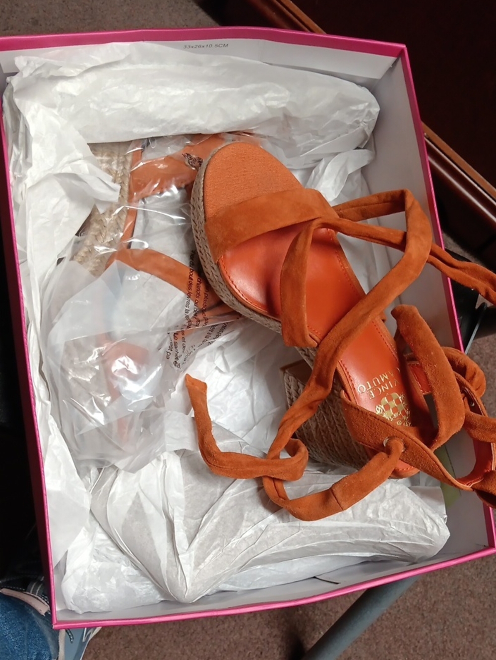 NWT VC Roreka Suede Tie Up Sandal